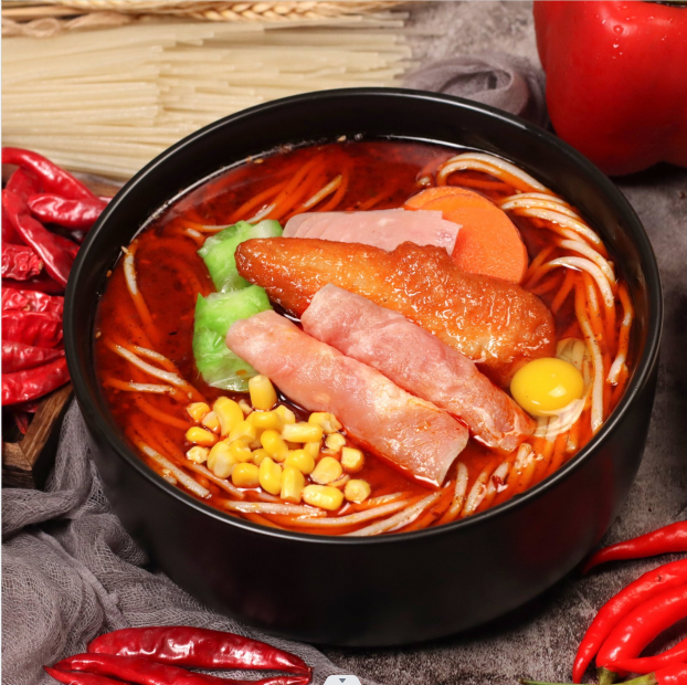 狀元米線始創(chuàng)于2005年，主要以運(yùn)營云南風(fēng)情的過橋米線及各種地方特色小吃為主的全國連鎖餐飲企業(yè)，20年運(yùn)營經(jīng)驗(yàn)，自有工廠扶持！餐飲創(chuàng)業(yè)好品牌！全國合作熱線：400-967-2208